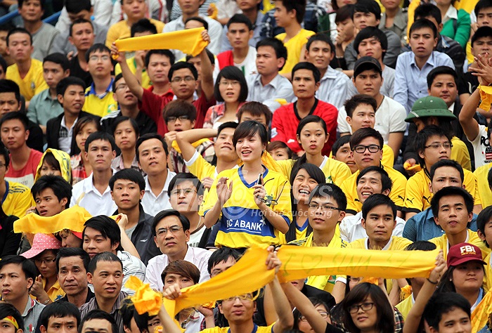 Nổi bật giữa cánh mày râu