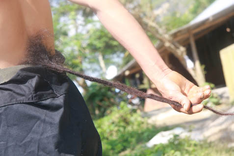 mọc đuôi