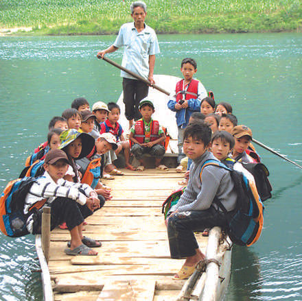 lời nguyền, người lái đò, xây cầu, sông son