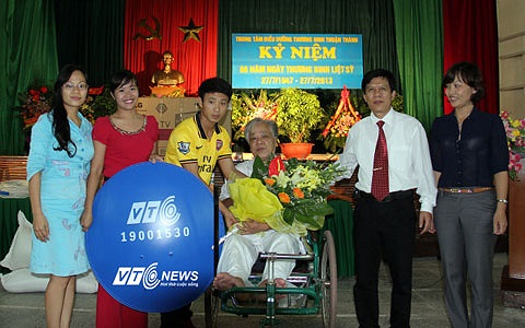 Nhân ngày thương binh liệt sĩ 27/7, đại diện báo VTC News, công ty VTC Digital cùng “running man” Vũ Xuân Tiến đã đến thăm hỏi, tặng quà các thương bệnh binh tại Trung tâm điều dưỡng thương binh Thuận Thành, Bắc Ninh. 