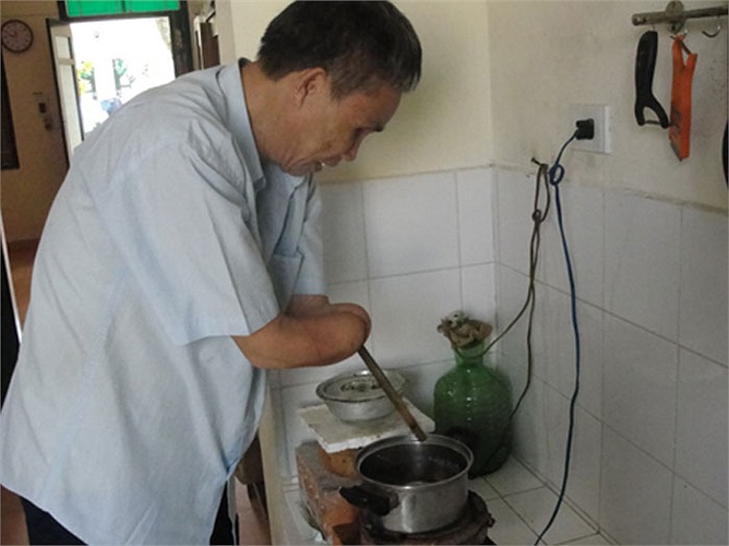 Bác được huấn luyện một thời gian rồi đầu quân vào chiến đấu tại chiến trường miền Nam. 