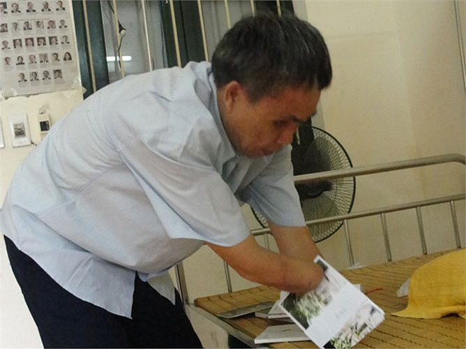 Bác được đồng đội cứu và đưa về tuyến sau chữa chạy. 