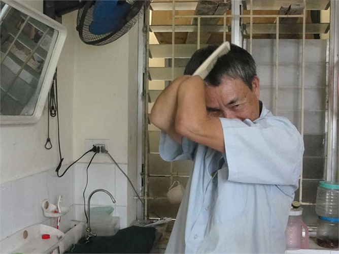 Sau khi xuất ngũ, bác Khuây lập gia đình và có 2 người con. 