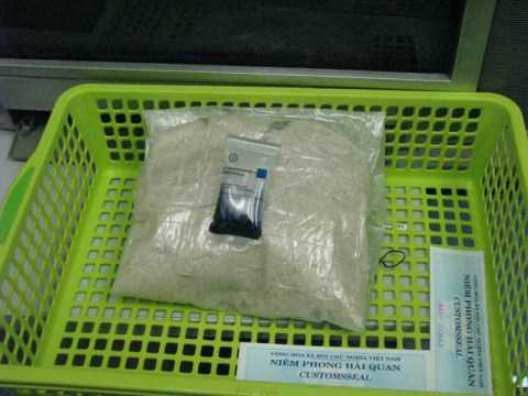 TP.HCM, Sài Gòn, ma túy đá, hải quan, sân bay Tân Sơn Nhất, soi chiếu an ninh, hàng không.