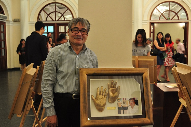 Nhà thơ Nguyễn Duy rất thích tác phẩm bàn tay của chính mình