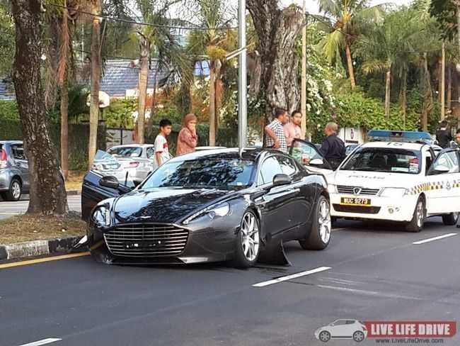 Aston Martin Rapide S
