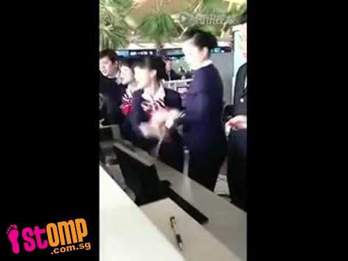 nhan vien san bay 02