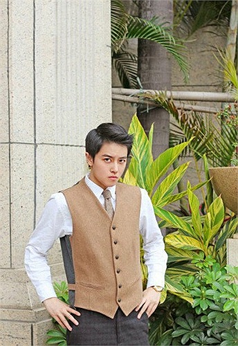 Cô thích để tóc ngắn như phái mày râu