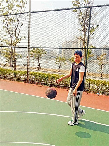 Hình Nhã Thần cao 1m73