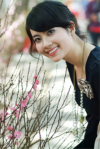 S? h?u m?t g??ng m?t s?ng, hi?u d?u c?ng nhi?u t?i n?ng n?i b?t, Huy?n Trang ?? xu?t s?c v??t qua nhi?u ??i th? xinh ??p kh?c ?? gi?nh chi?n th?ng trong cu?c thi Miss Teen 2008, di?n ra t?i H? N?i.