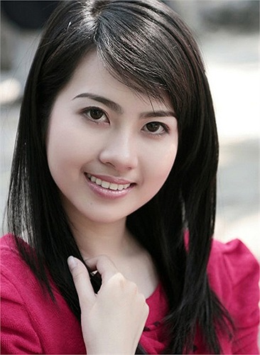 Hi?n t?i th? Huy?n Trang v?a k?t h?n v? ?ang s?ng h?nh ph?c c?ng ca s? Tri?u Ho?ng.