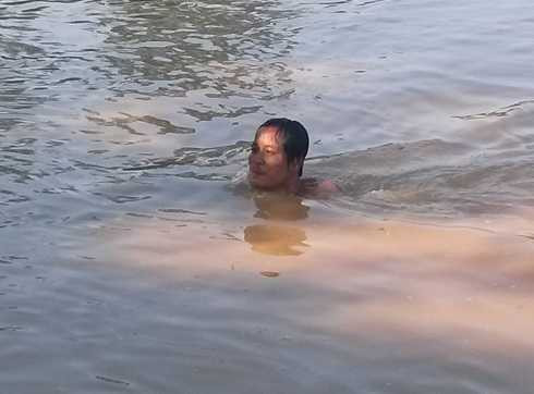 đập Khe Ang, thợ lặn chuyên nghiệp, tìm kiếm, Innova mất tích