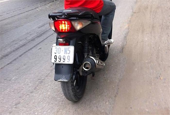 Một chiếc SH biển tứ quý 9.