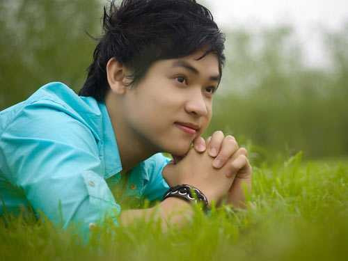 Duy Khoa – chàng ca sĩ được nhiều đàn em ngưỡng mộ.