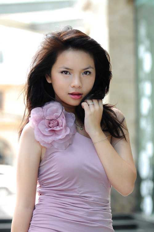 Thu Trang em gái MC Đan Lê