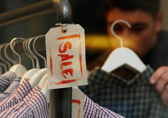 9. Với những trang Web mua, bán theo nhóm được mở ra, bạn có thể mua các sản phẩm giá rẻ và chất lượng