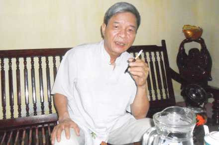 Ông Hà Văn Châu - người trông coi đền lâu năm - kể lại những câu chuyện bí ẩn về 9 miệng giếng thiêng.