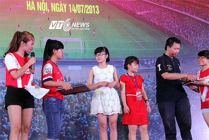 Nhân sự kiện Arsenal đến Việt Nam, Arsenal Fan Club Viet Nam đã tổ chức cả cuộc thi Miss Fan Arsenal. Và nhân buổi Big off, các Miss đã lần lượt được tôn vinh.