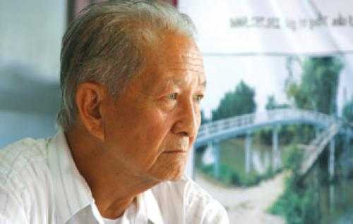 Ông Nguyễn Văn Công cùng nhóm Việt kiều đã xây dựng 160 chiếc cầu cho quê hương. 