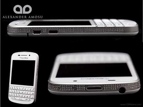 BlackBerry Q10 giá hơn 600 triệu đồng