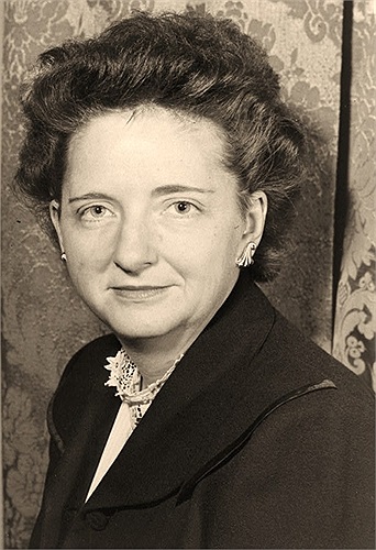 Elizabeth Bentley, nữ điệp viên người Mỹ của Liên Xô những năm 1940, sau khi bị Matxcơva cắt giảm chức vụ, Bentley đã gặp FBI để tiết lộ danh sách điệp viên