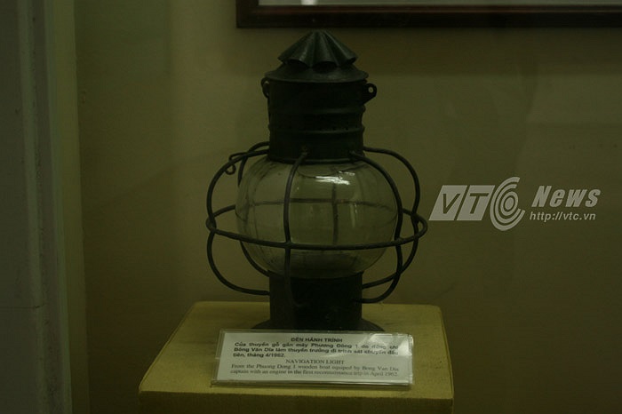 Đèn hải đăng của một chiến thuyền gỗ thuộc Đoàn tàu không số