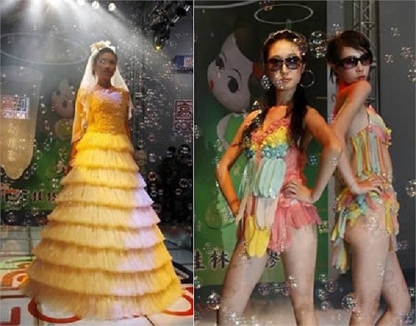 Váy đủ màu sắc được làm từ bao cao su. Đây là màn trình diễn trong chương trình Sức khỏe sinh sản Trung Quốc - Triển lãm sản phẩm và công nghệ mới.