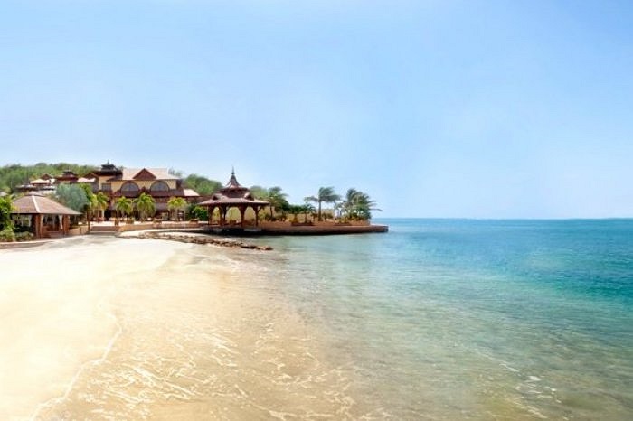 Có 10 căn hộ trong khu Beach House Residence, với 25 phòng cho khách thuê 