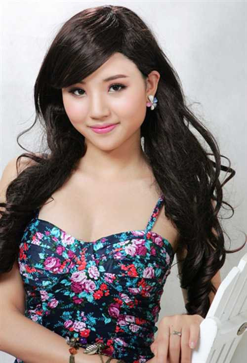 Ngô Tuyết Mai, nữ sinh nổi bật của ĐH Luật Hà Nội.