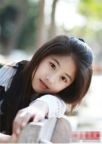 Sinh ngày 18/8/1991, Trì Phương Viên hiện là hoa khôi của Trường đại học Tập Mỹ, Trung Quốc