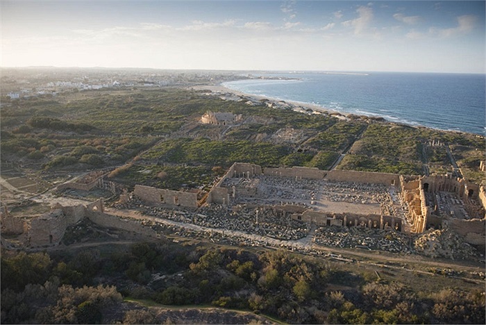 Nhà thảo luận ở Leptis Magna
