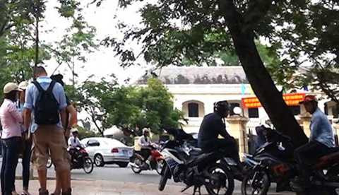 lừa tiền từ thiện của du khách