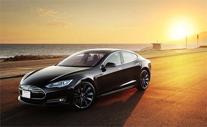 Tesla Model S là dòng xe sang tiết kiệm nhiên liệu nhất khi chỉ cần 2,5 đến 2,65 lít cho 100km. Xe sử dụng động cơ điện hoàn toàn.