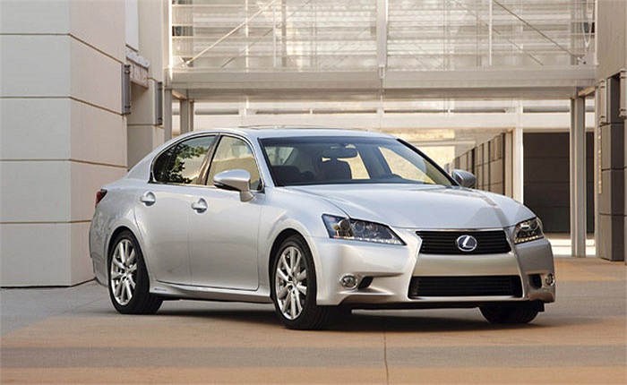 Đại diện thứ 7 cũng là thành viên gia đình Lexus, GS450h với mức ăn xăng trung bình 7,59 lít/100km. Xe được trang bị động cơ giống RX 450h nhưng công suất mạnh hơn. 