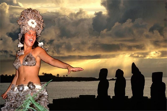 Trong vô số những nghi lễ văn hóa, thì lễ hội Tapati là quan trọng nhất. Lễ hội này được tổ chức hàng năm, vào cuối tháng Giêng và đầu tháng 2. 