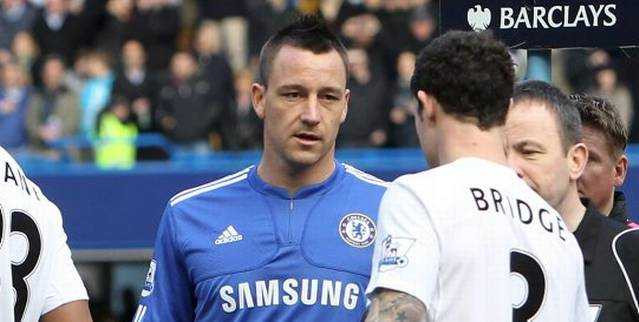 Khoảnh khắc Bridge từ chối bắt tay Terry. 