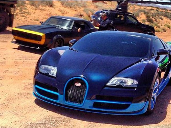 Được biết, siêu xe 1000 mã lực Bugatti Veyron sẽ thủ vai Optimus Prime. 