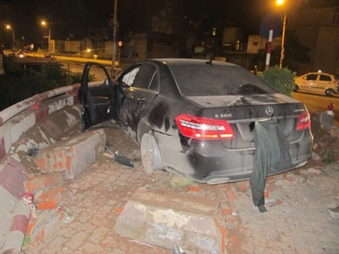 Những siêu xe tiền tỷ gây tai nạn nghiêm trọng 