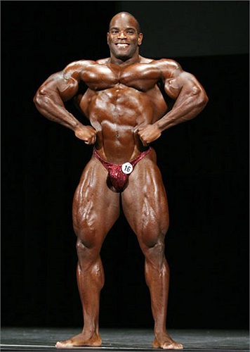 Các cơ bắp trên người anh chằng chịt