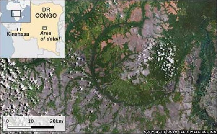 Các nhà khoa học đưa ra giả thuyết về sự tuyệt chủng khủng long liên quan tới thiên thạch. Họ cho rằng, khoảng 65 triệu năm trước, một tảng thiên thạch khổng lồ đã đâm vào trái đất. Vụ va chạm khủng khiếp gây ra nhiều trận sóng thần, hỏa hoạn, mưa ac