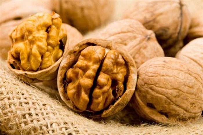 Một thực phẩm quan trọng để bao gồm trong chế độ ăn uống của bạn là các loại hạt. Hạnh nhân 