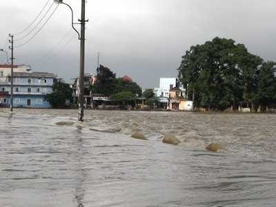Thủy điện xả lũ, Huế chìm trong biển nước 