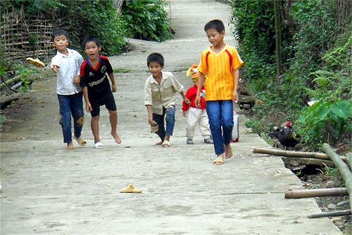 Trò chơi ném dép