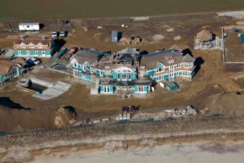 Những tỷ phú 'phá' đồ chơi trăm triệu USD