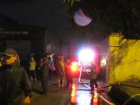 cháy nhà ga, cháy xe bồn, cháy cây xăng, cháy nhà, cháy lớn, khu vui chơi thiếu nhi mỹ đình