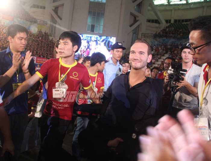 Nick Vujicic diễn thuyết