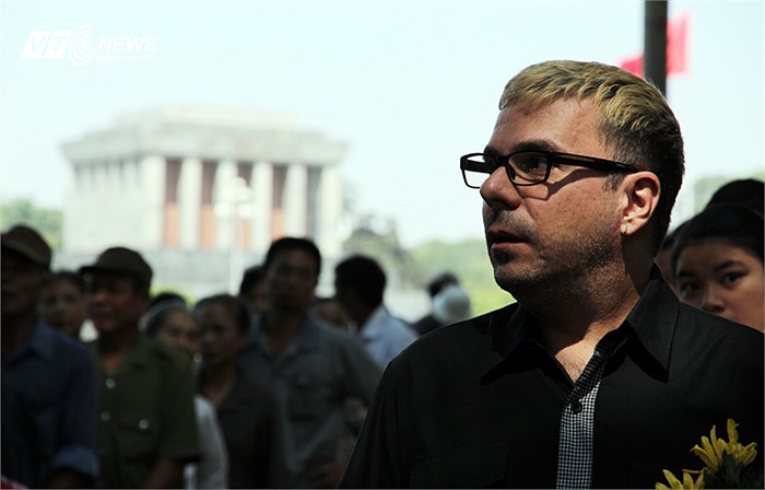 Một người ngoại quốc cũng không khỏi xúc động trước sự ra đi của một huyền thoại quân sự thế giới, thế kỷ 20.