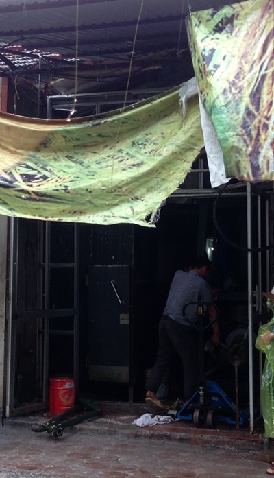 Hà Nội: Nổ khí gas tại xưởng đá, ba mẹ con nhập viện