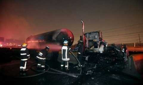 Phần còn lại của chiếc xe bồn