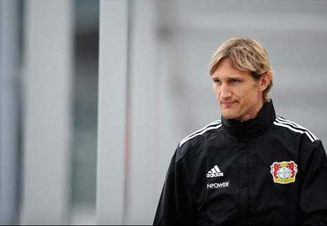 Hyypia không còn lạ gì MU 